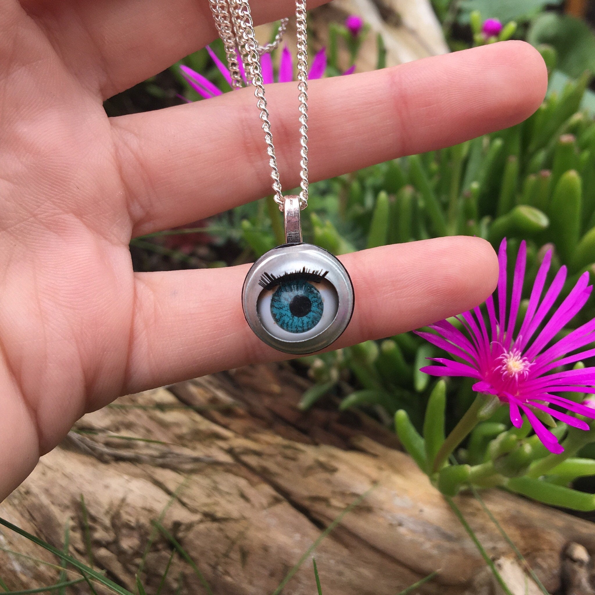 Eyeball necklace Small Blue Vintage Style Blinking Doll Eye