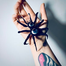 Load image into Gallery viewer, Creepy Spider Creature Sculpture