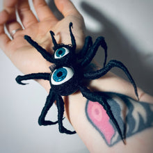 Load image into Gallery viewer, Creepy Spider Creature Sculpture
